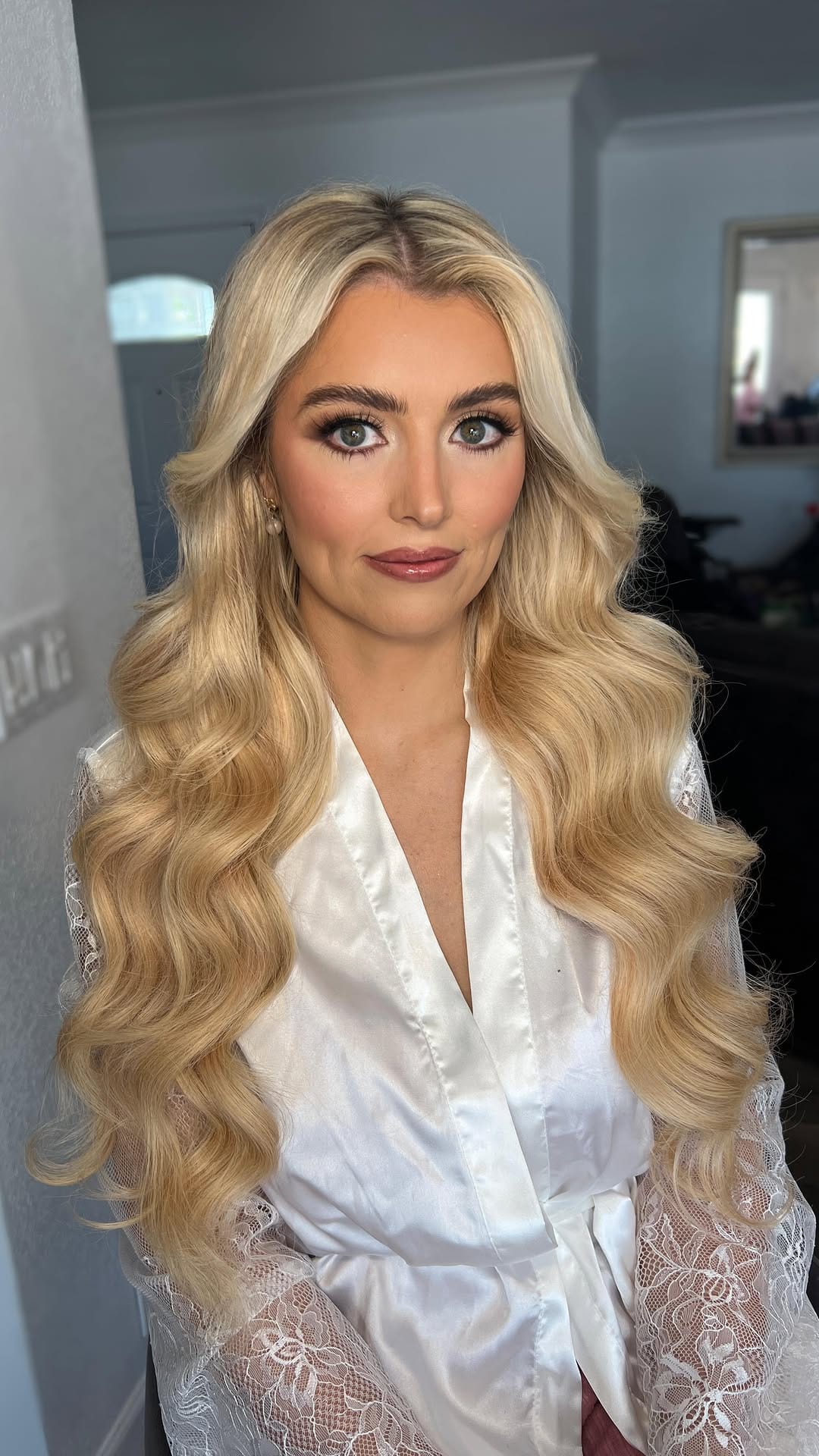 Post 4 by Arizona & Philly Hair & Makeup on Instagram (video)