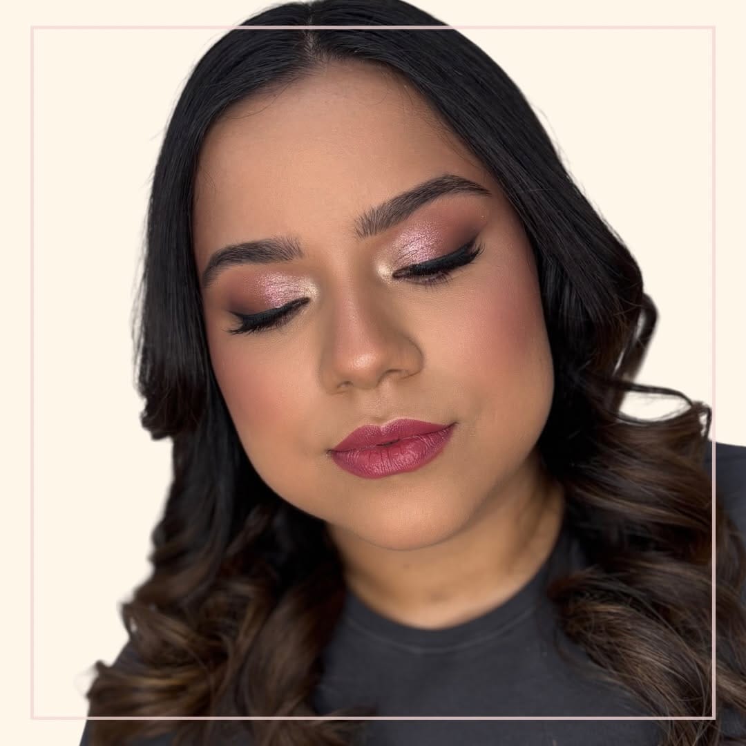 Post 6 by Denisse Jiménez Makeup Studio on Instagram (image)