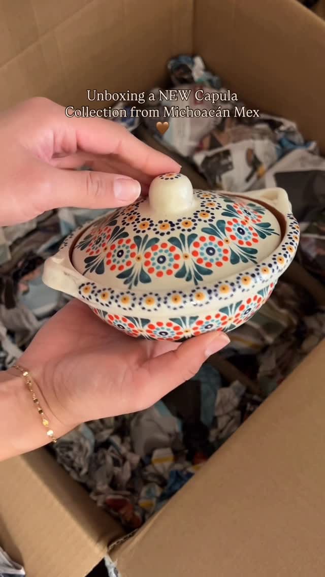 Post 10 by Mi Cultura Candle Shop on Instagram (video)
