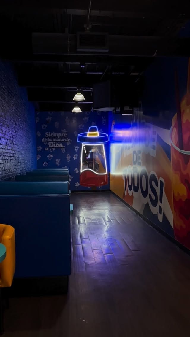 Post 1 by Tipico Helado on Instagram (video)