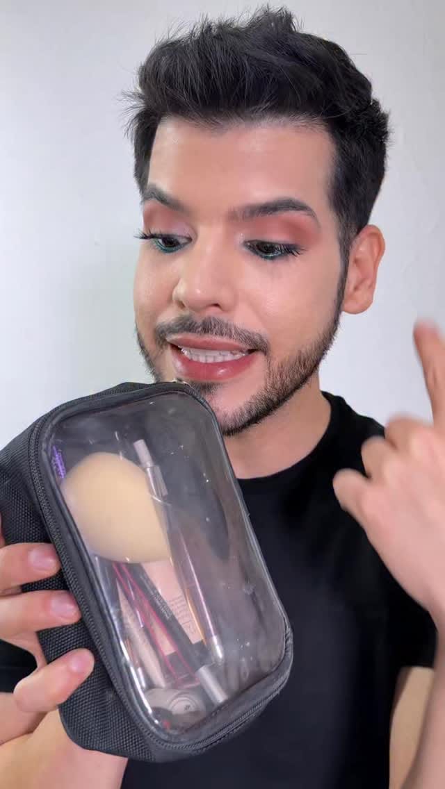 Post 4 by Jason Braun • Tú Maquillista de Lujo on Instagram (video)