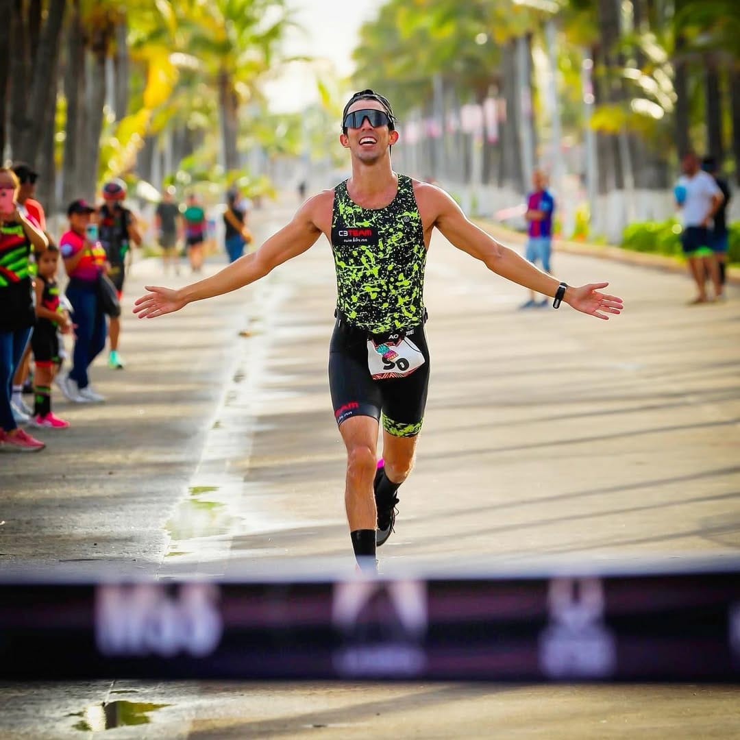 Post 9 by Santiago Lopez on Instagram (image)