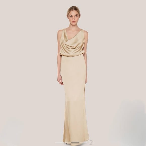 Post 7 by The Dress & Makeup Studio on Instagram (carousel)