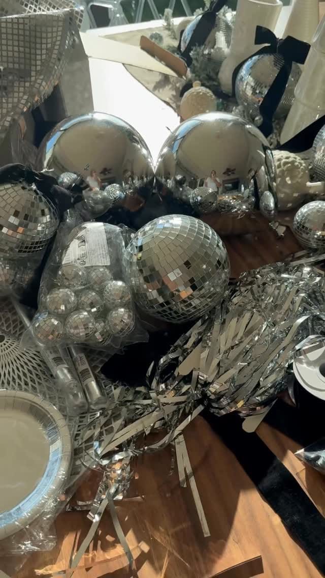 Post 5 by Cassandra Cassou Theniers on Instagram (video)