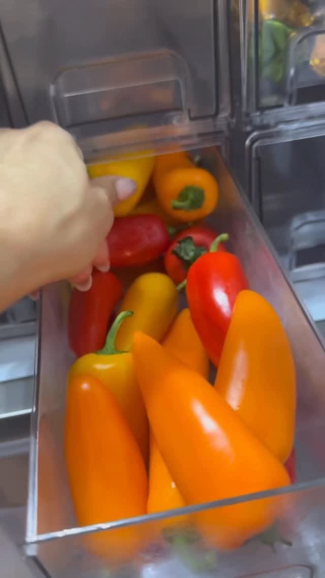 Post 3 by Cassandra Cassou Theniers on Instagram (video)