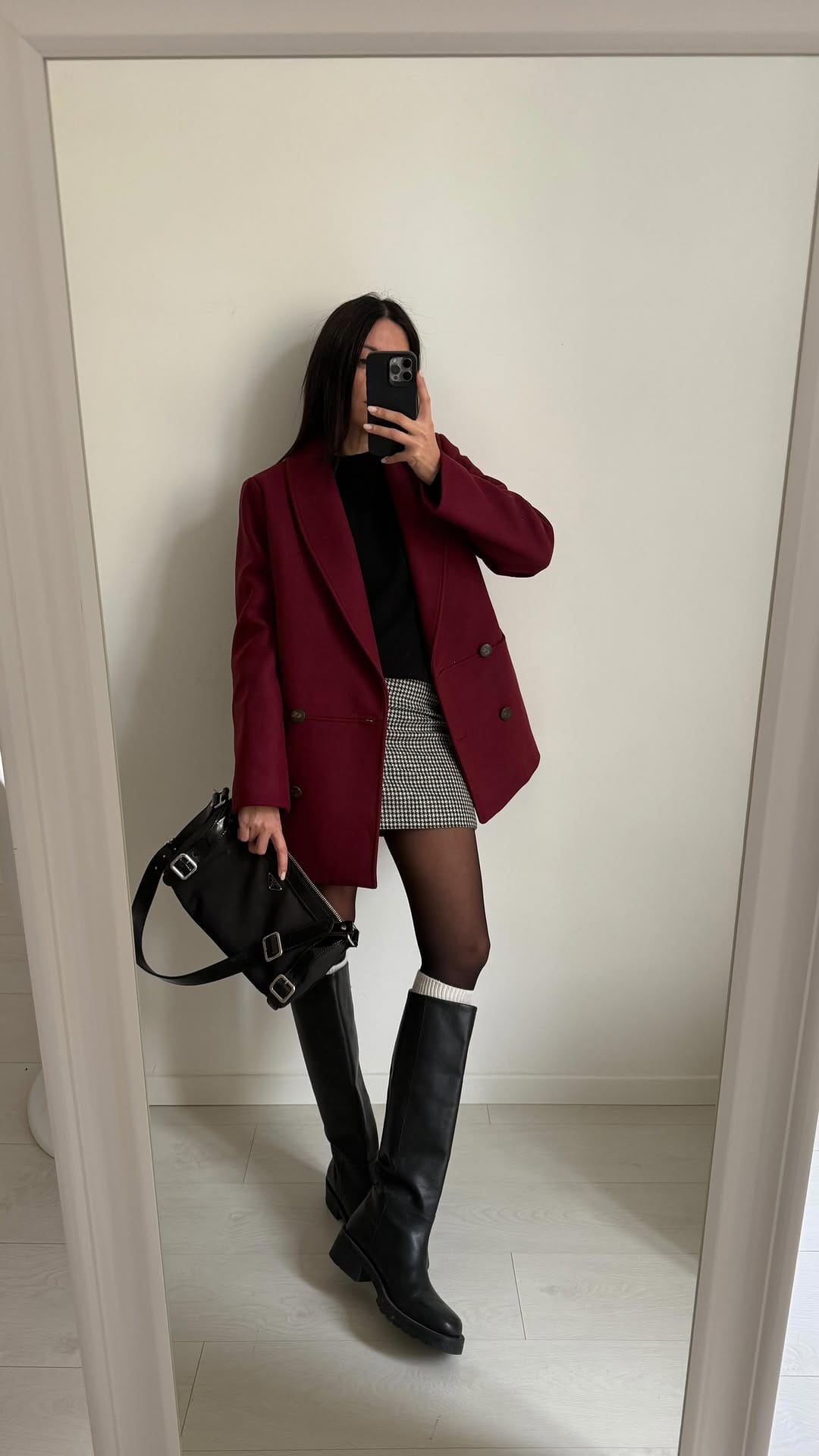 Post 3 by Eleonora Carla Torre on Instagram (video)