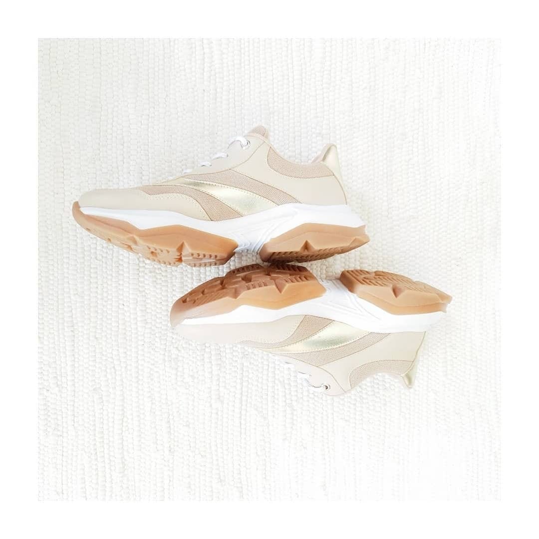 Post 5 by SHOE BOUTIQUE ONLINE STORE on Instagram (carousel)