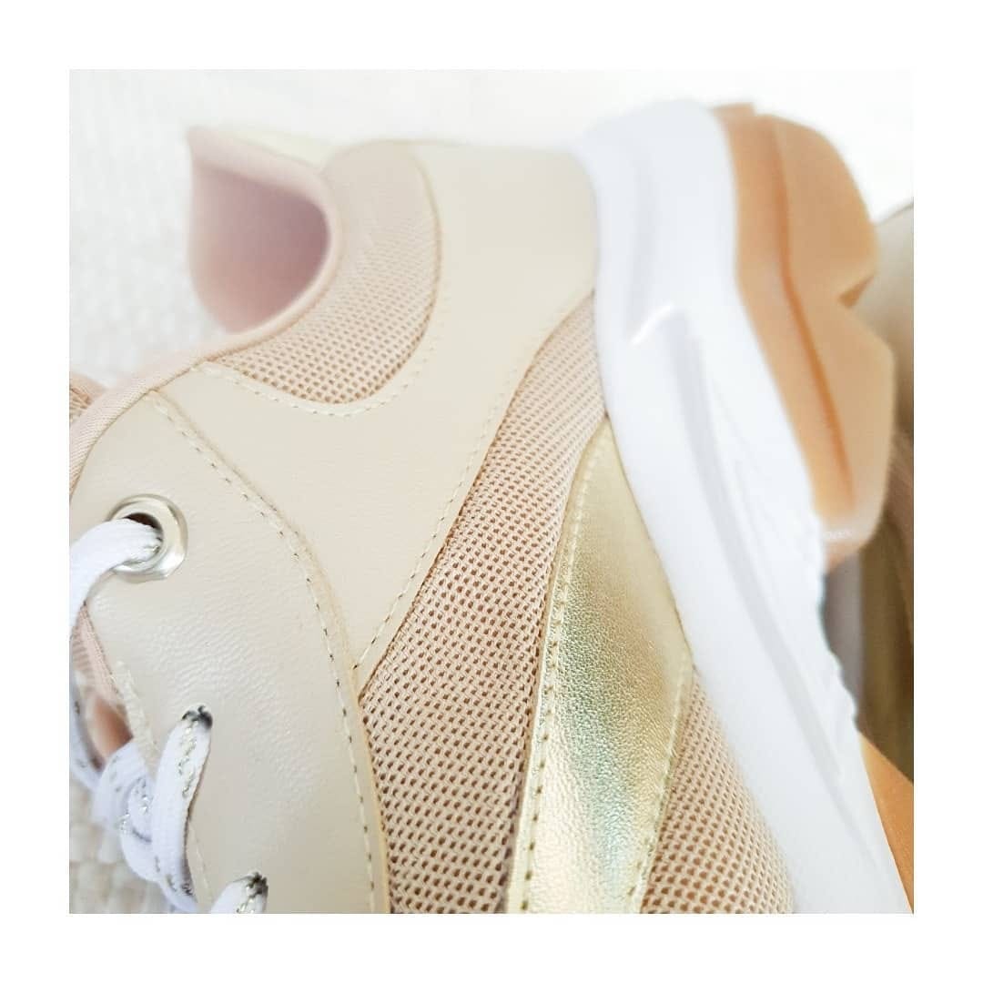 Post 4 by SHOE BOUTIQUE ONLINE STORE on Instagram (carousel)