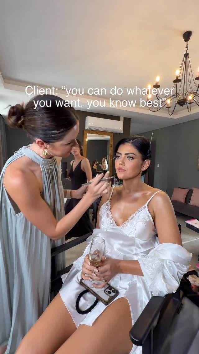 Post 7 by Flawless Professional Make Up on Instagram (video)