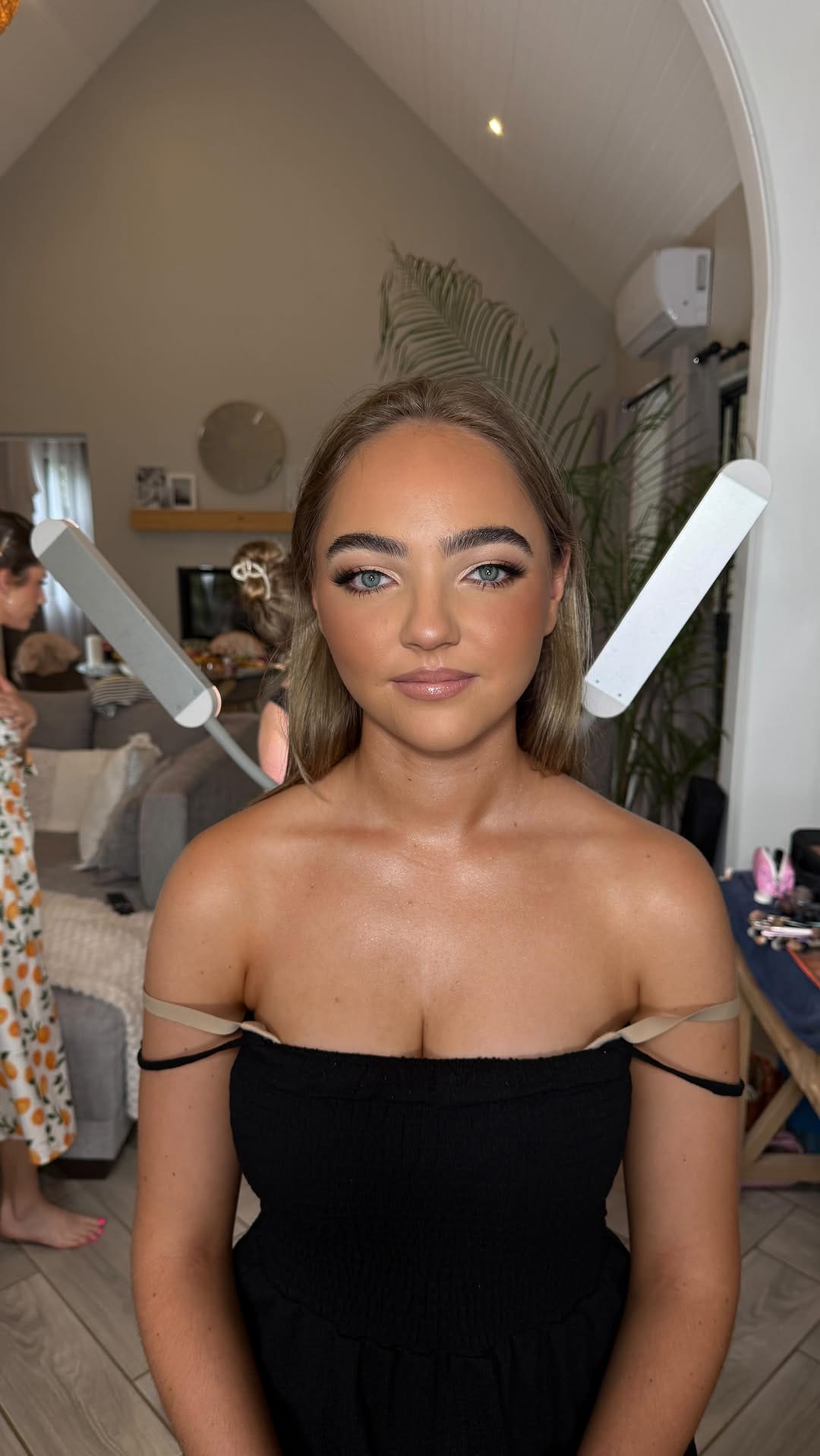 Post 1 by Flawless Professional Make Up on Instagram (video)