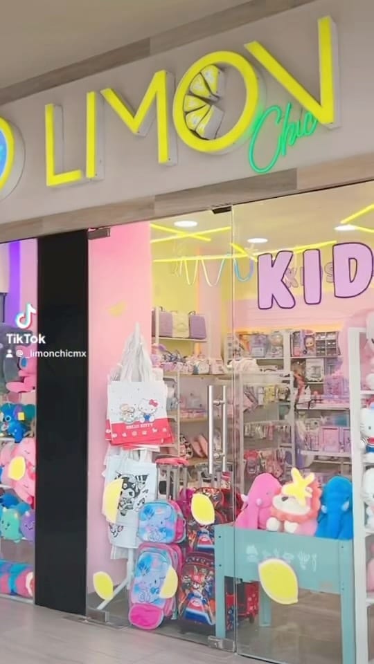 Post 10 by Makeup Perfumes Skincare Regalos Bolsos on Instagram (video)
