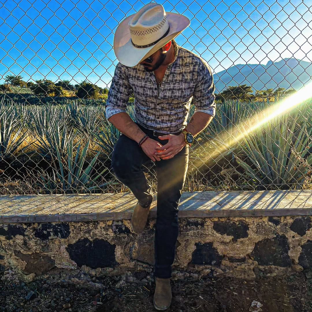Post 5 by Jorge Lepez on Instagram (image)