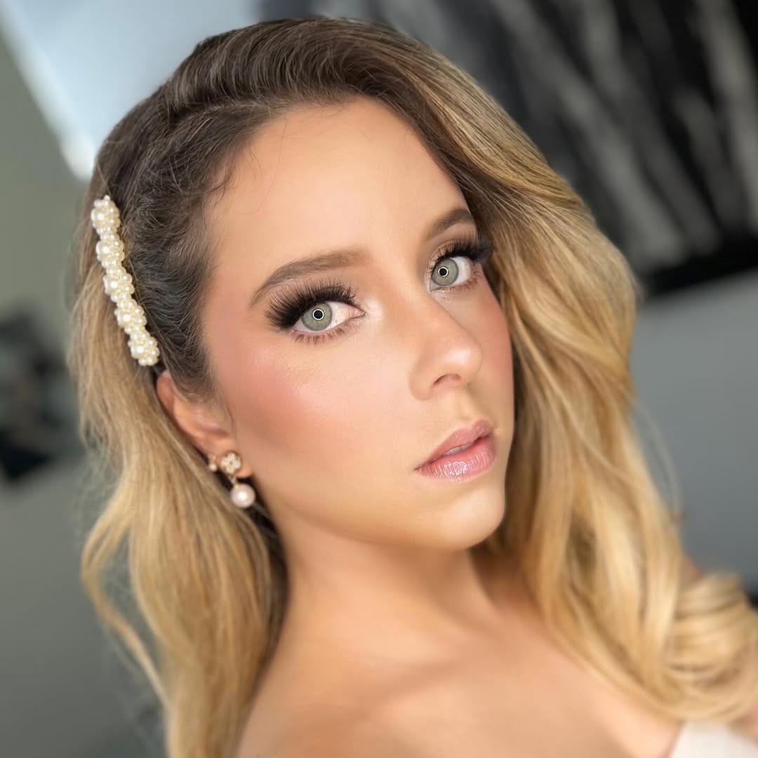 Post 9 by BRIDAL MAKEUP ARTIST on Instagram (carousel)