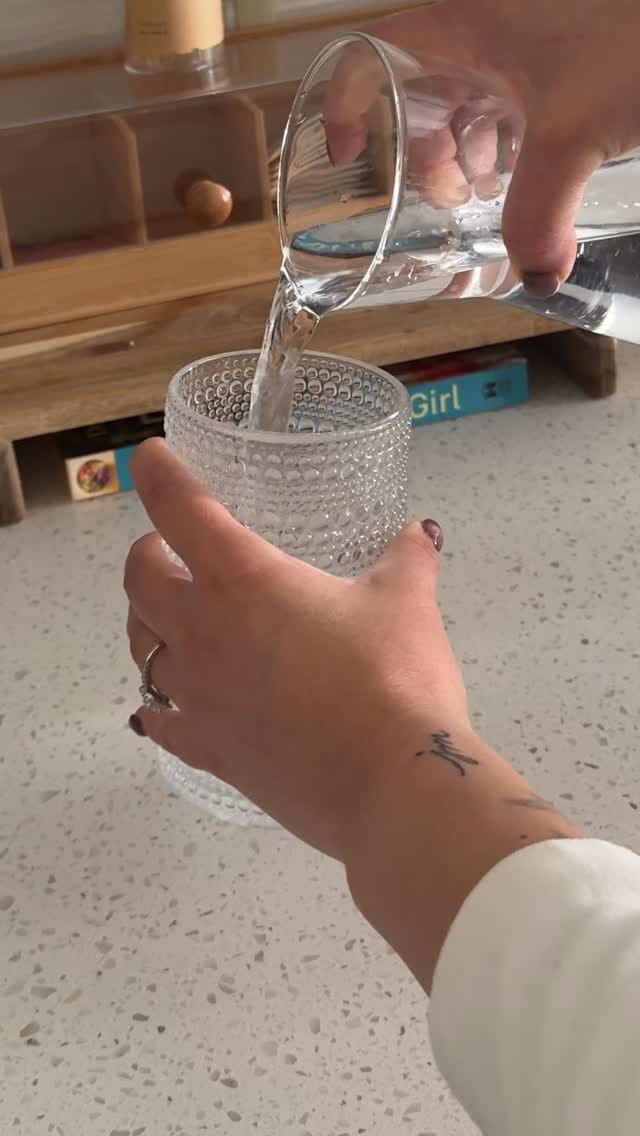 Post 5 by 𝚈𝙾𝚄𝚁 𝚂𝙺𝙸𝙽 𝙲𝙰𝚁𝙴 𝙳𝙴𝙰𝙻𝙴𝚁 on Instagram (video)