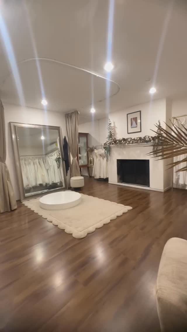 Post 6 by The Wedding Boutique on Instagram (video)