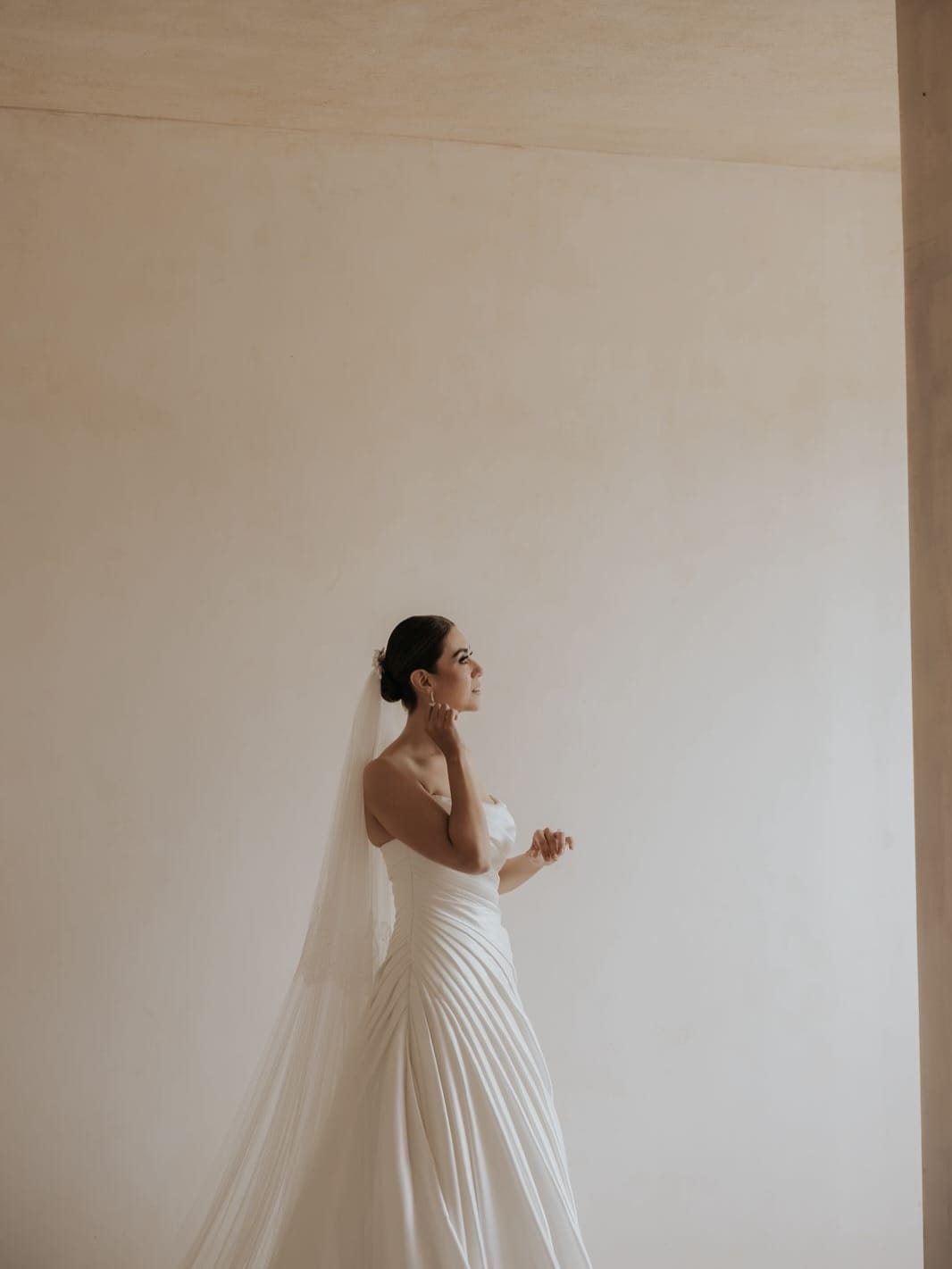 Post 4 by Jimena llamas | Wedding Photographer on Instagram (carousel)