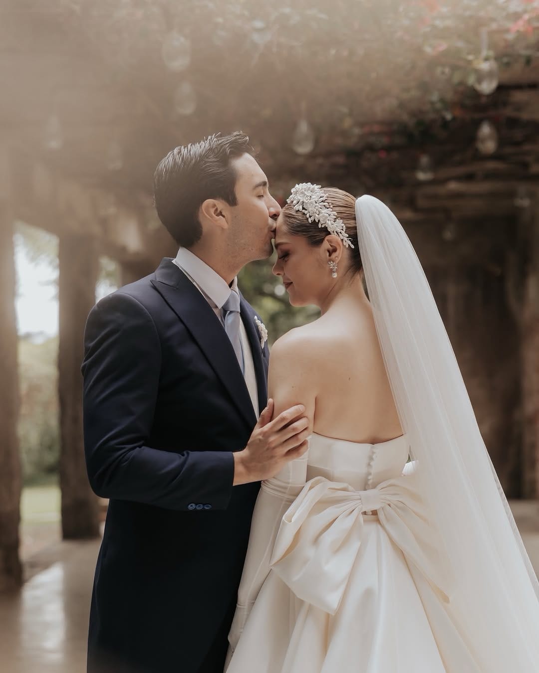 Post 6 by Jimena llamas | Wedding Photographer on Instagram (carousel)