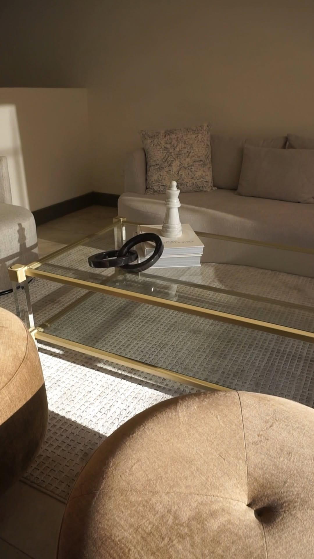 Post 1 by Symmetry Home | Fabricante de Muebles y Adornos on Instagram (video)