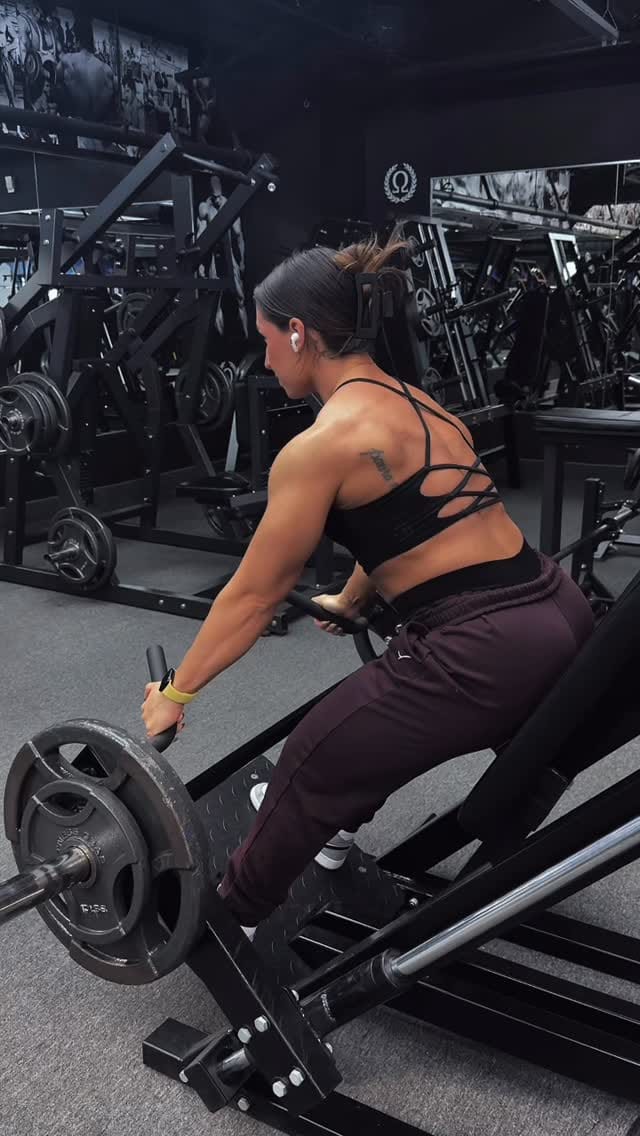 Post 8 by Lea Tallia 🌺 Online Fitness Coach on Instagram (video)