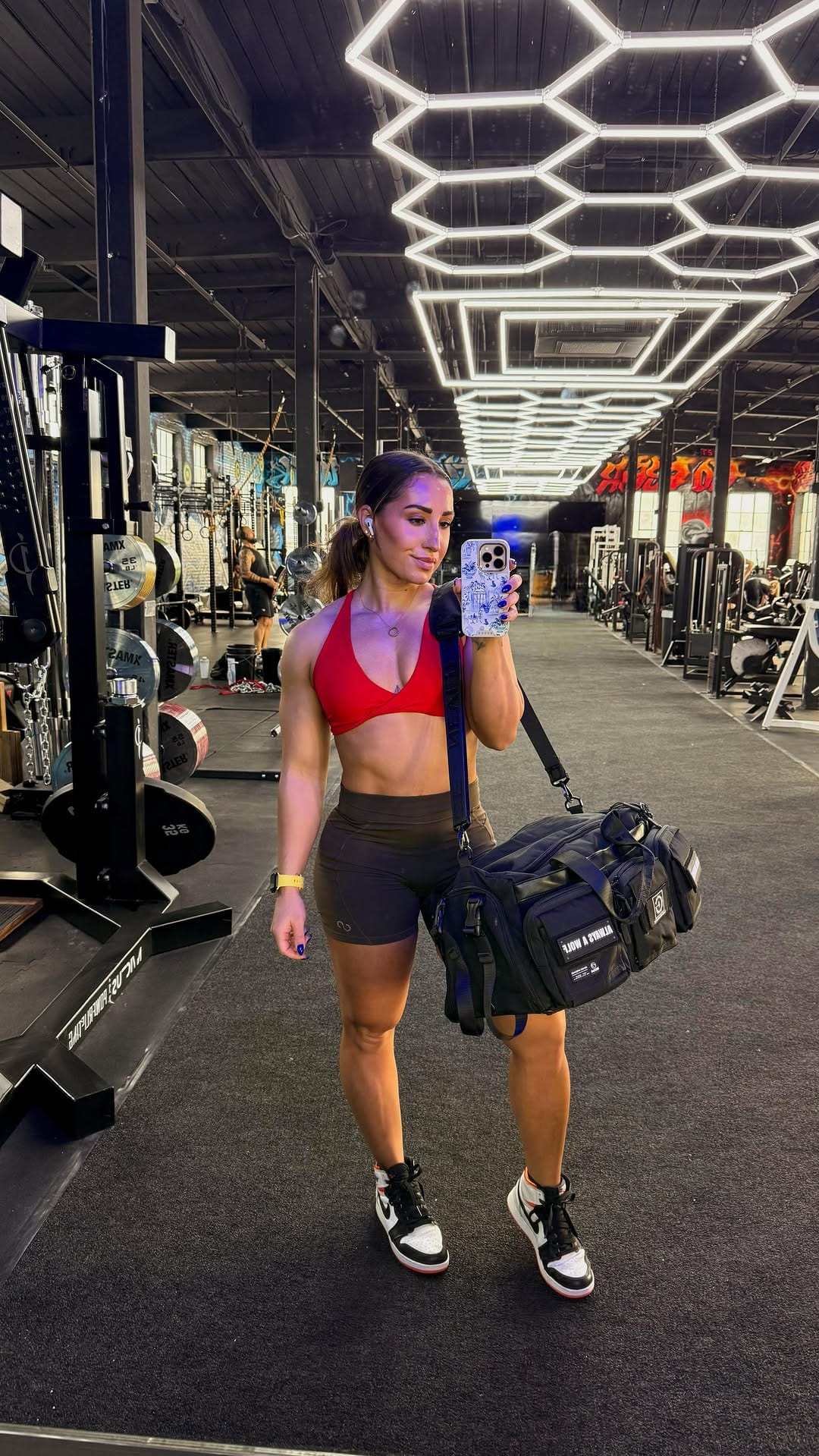Post 2 by Lea Tallia 🌺 Online Fitness Coach on Instagram (video)