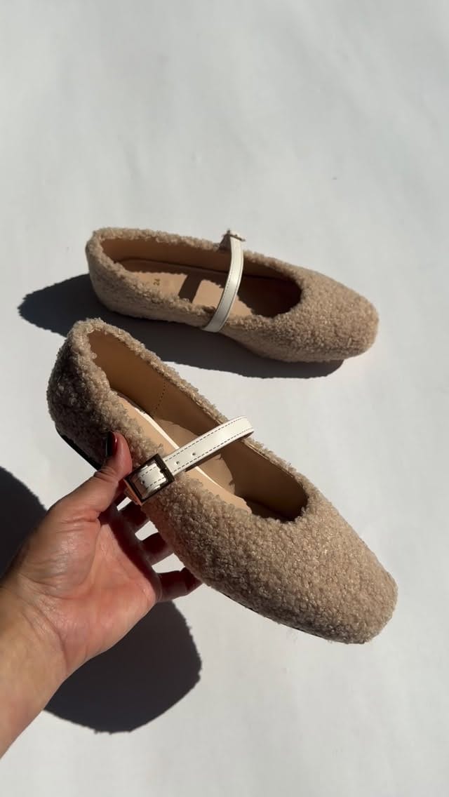 Post 7 by Shoestique Girls | Zapatos on Instagram (video)
