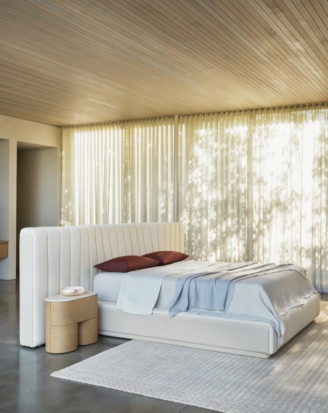Post 1 by Design Within Reach México on Instagram (carousel)