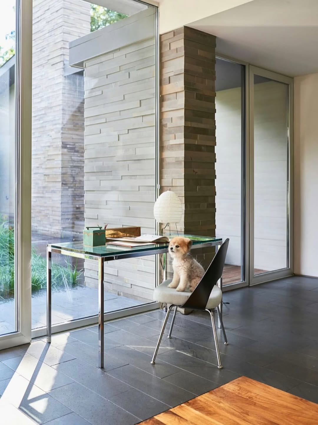 Post 6 by Design Within Reach México on Instagram (carousel)