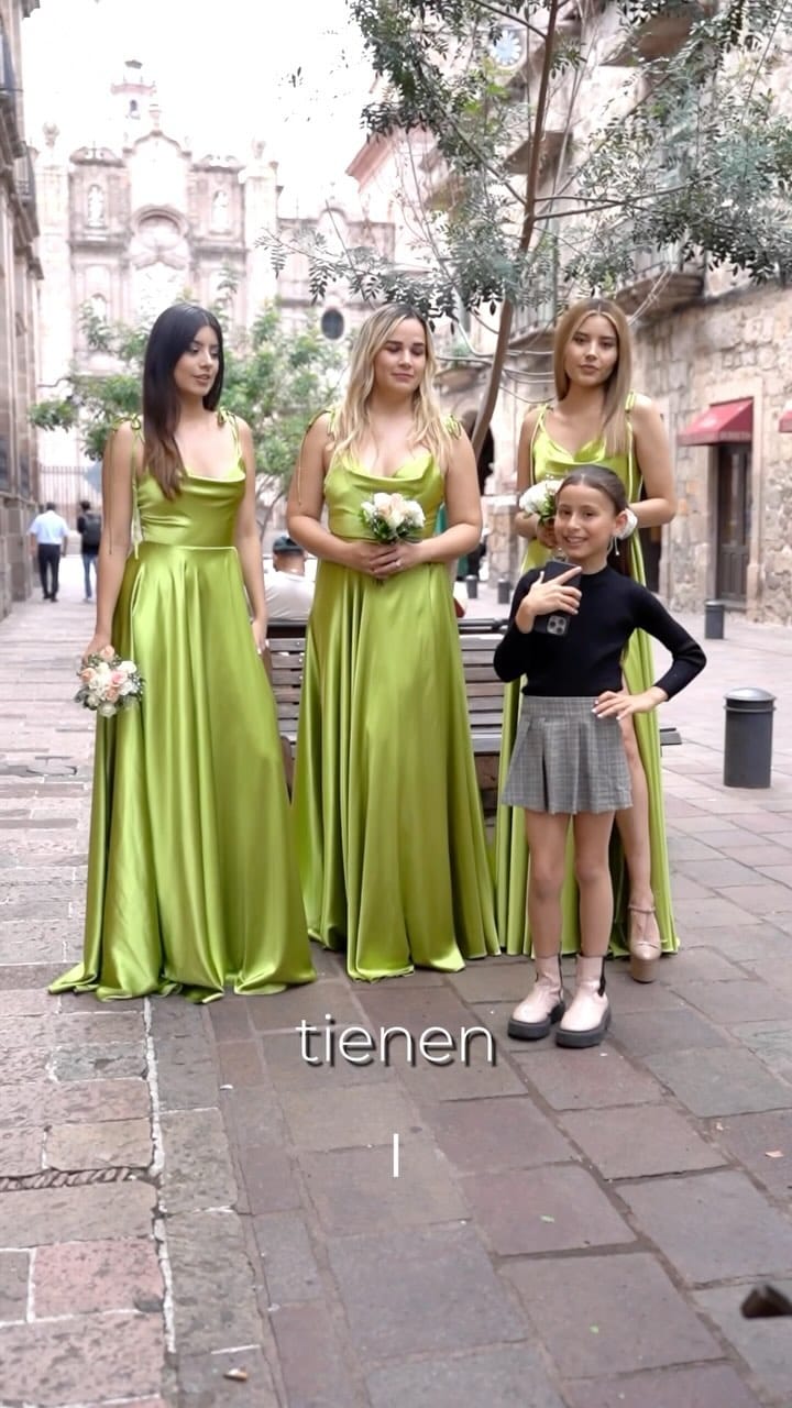 Post 10 by Marcella | Venta Vestidos de fiesta on Instagram (video)