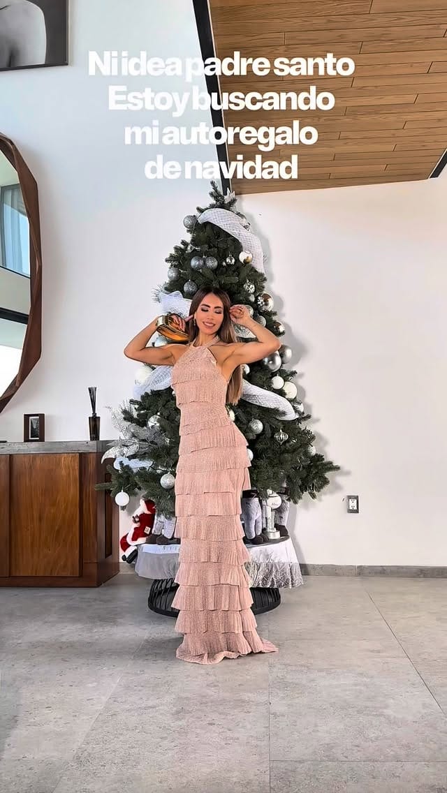 Post 7 by Marcella | Venta Vestidos de fiesta on Instagram (video)