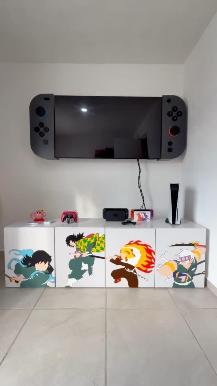 Post 4 by geeksroom on Instagram (video)