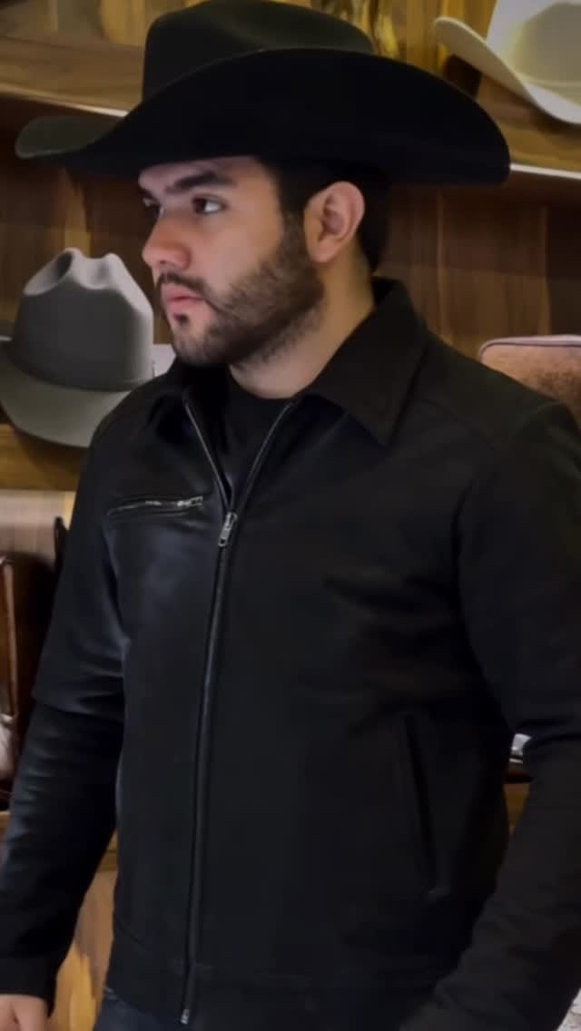 Post 9 by 𝐄𝐋 𝐏𝐎𝐓𝐑𝐈𝐋𝐋𝐎 𝐁𝐎𝐎𝐓𝐒 on Instagram (video)