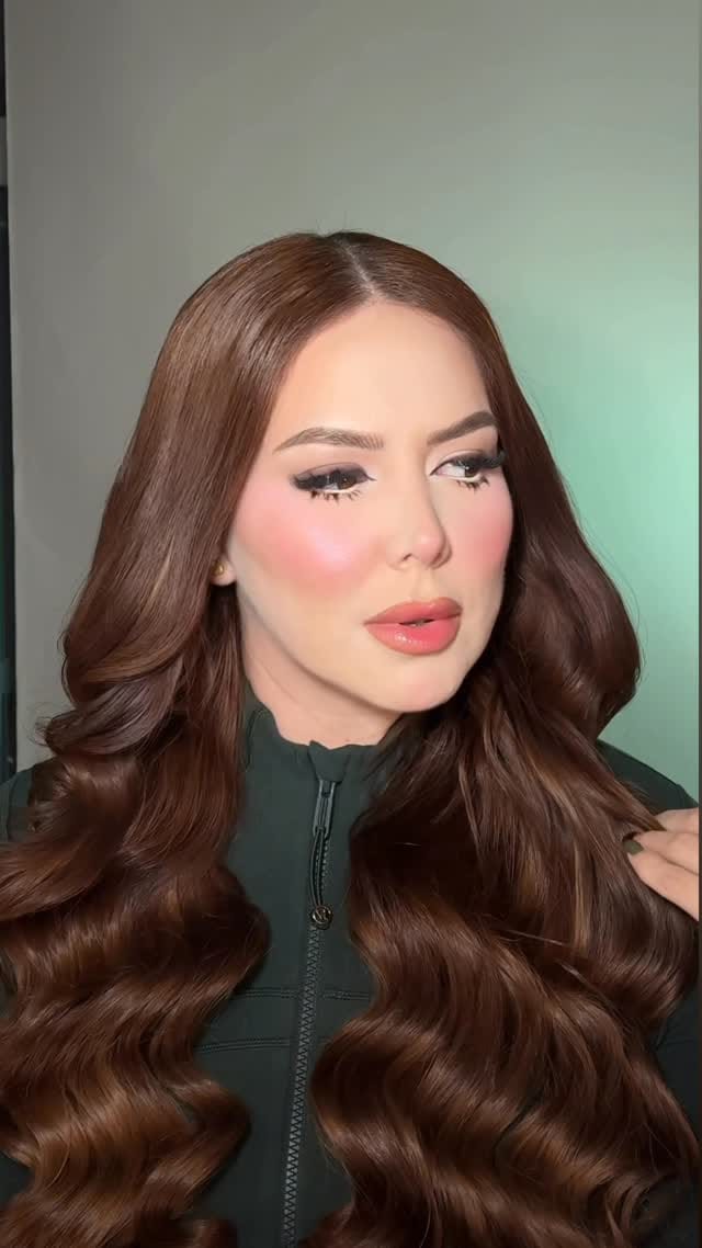 Post 6 by Dore Barraza Makeup Artist on Instagram (video)