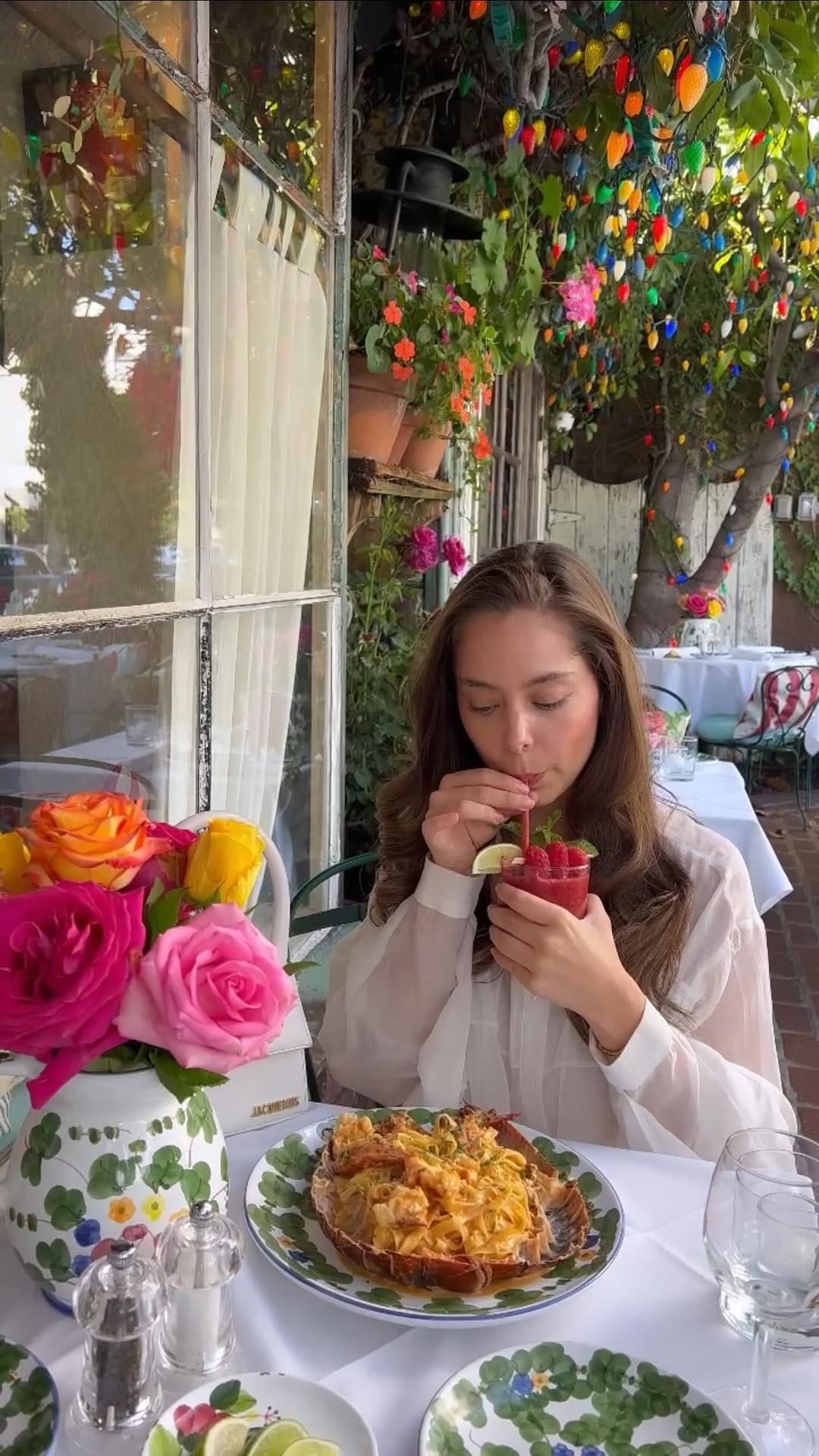 Post 10 by Valeria Rincon on Instagram (video)