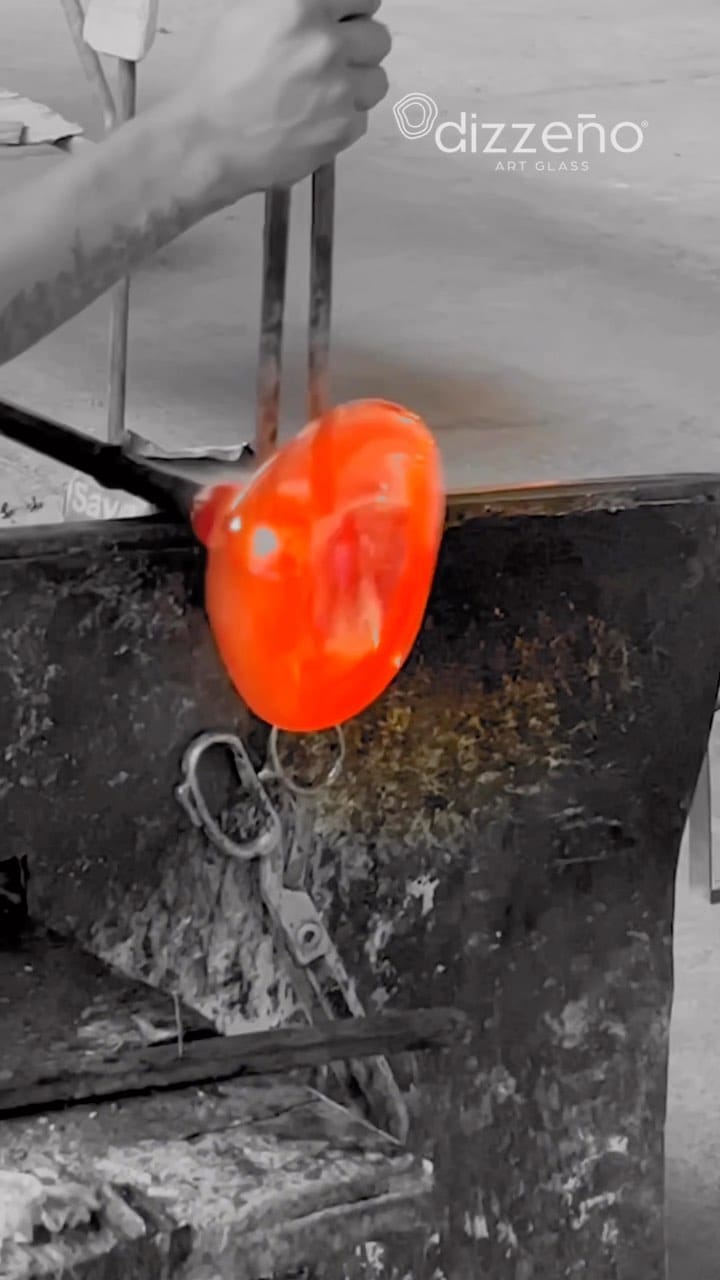 Post 10 by Dizzeño Art Glass • Decoración & Arte en Vidrio on Instagram (video)