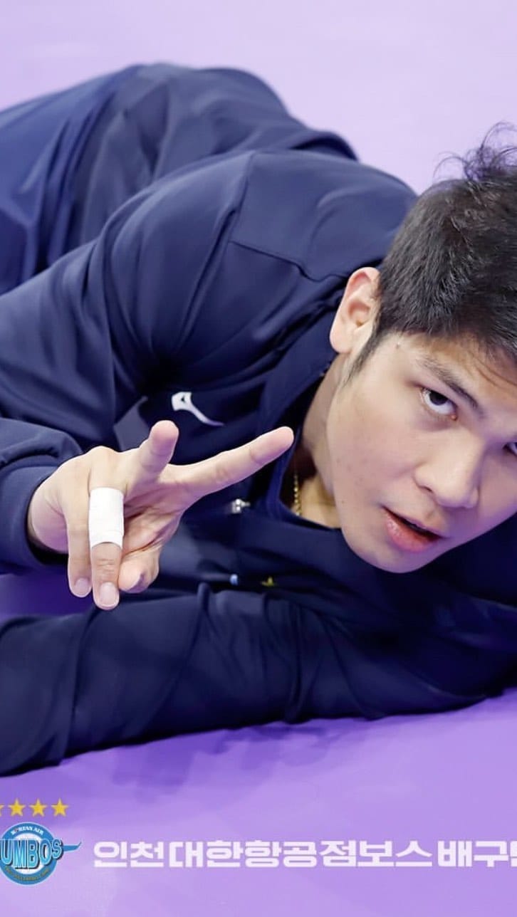 Post 10 by Marck Espejo on Instagram (video)