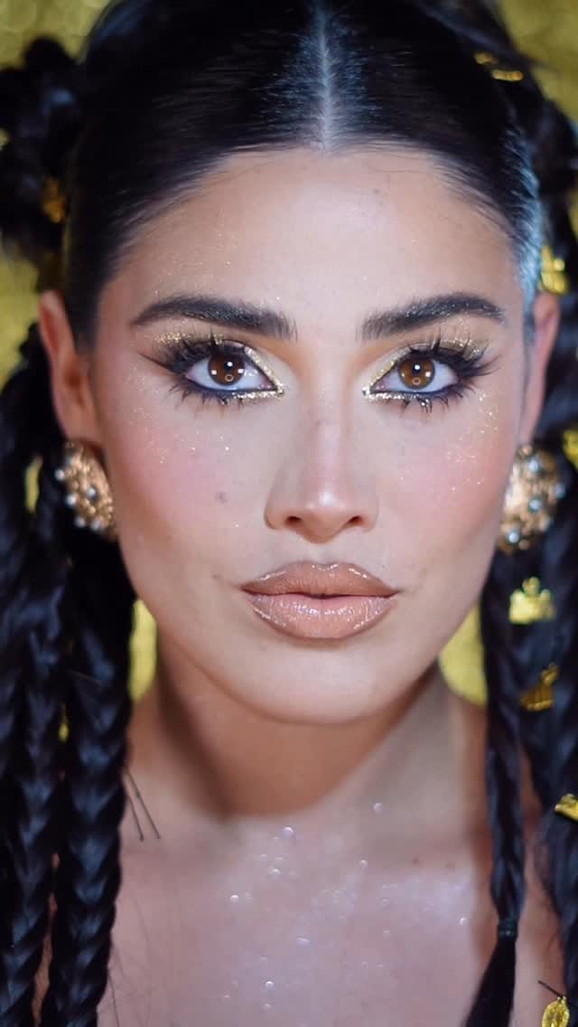 Post 6 by Dayanna Os Make Up Artist on Instagram (video)