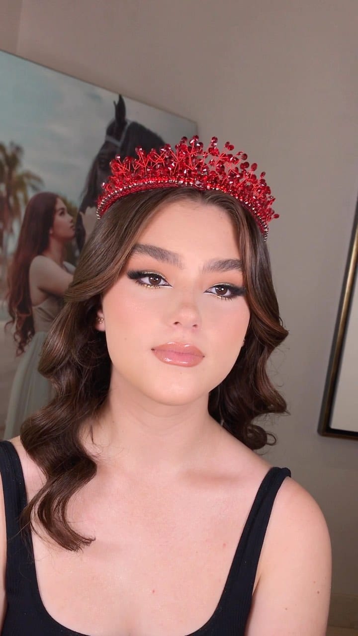 Post 10 by Dayanna Os Make Up Artist on Instagram (video)