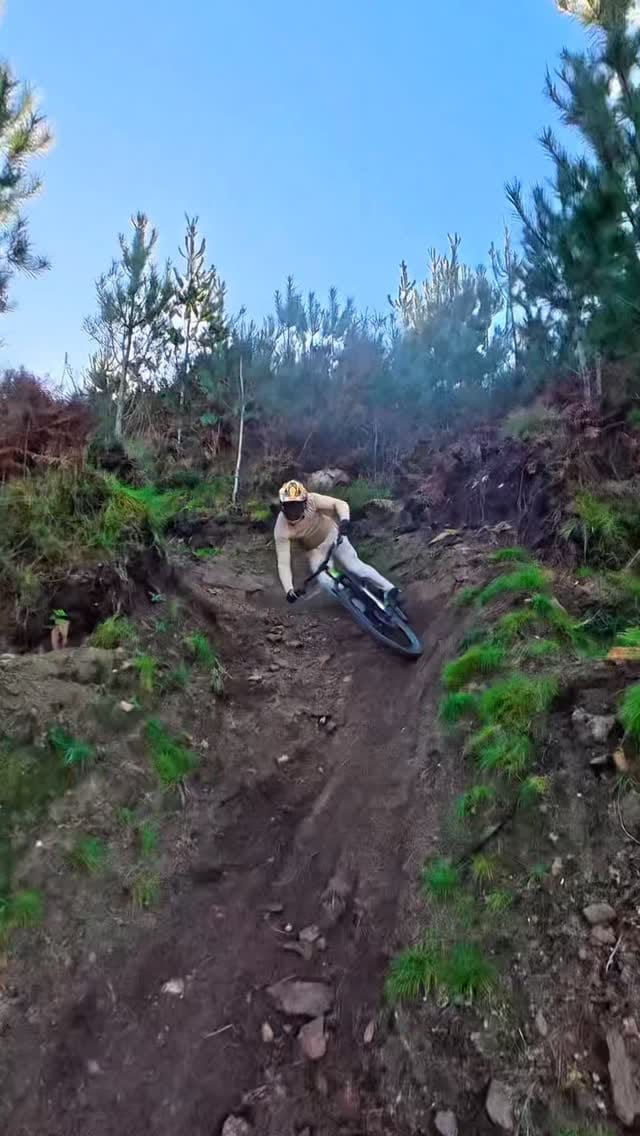 Post 3 by Toni Ferreiro on Instagram (video)