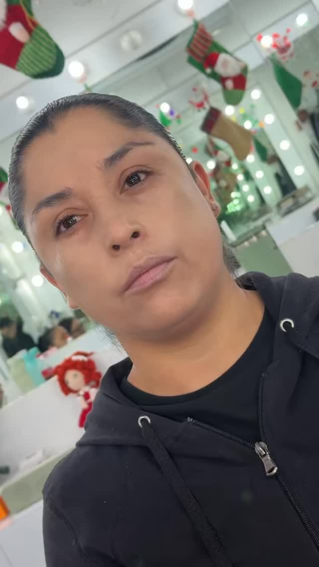 Post 7 by Efrain Tirado Makeup on Instagram (video)