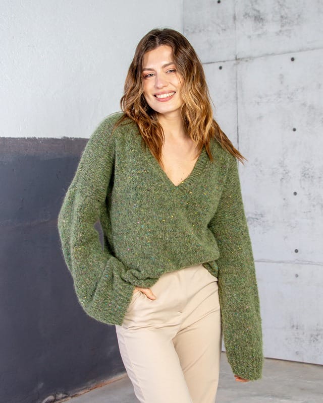Post 6 by Crochet Stores on Instagram (carousel)