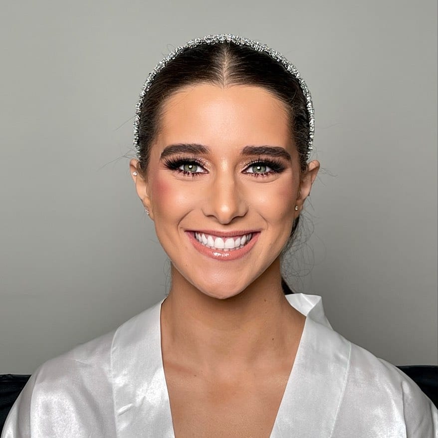 Post 9 by A N A ✨ G O F E / MAKEUP ARTIST on Instagram (image)
