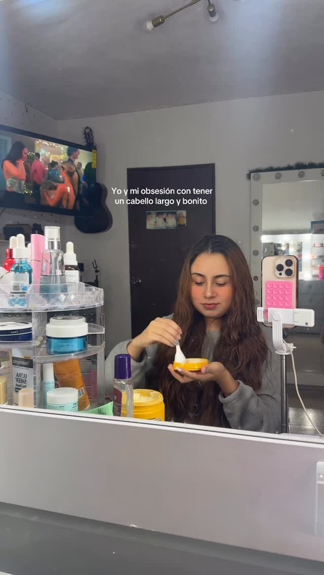 Post 4 by Leslii Treejo on Instagram (video)