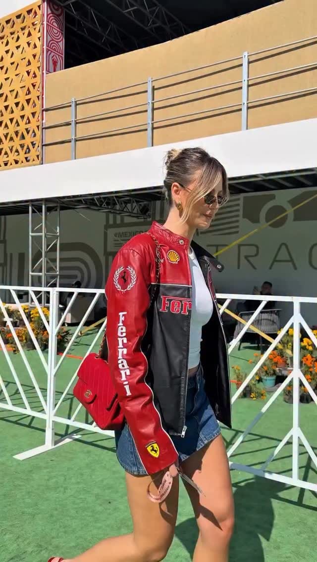 Post 7 by Maria Hoyos on Instagram (video)