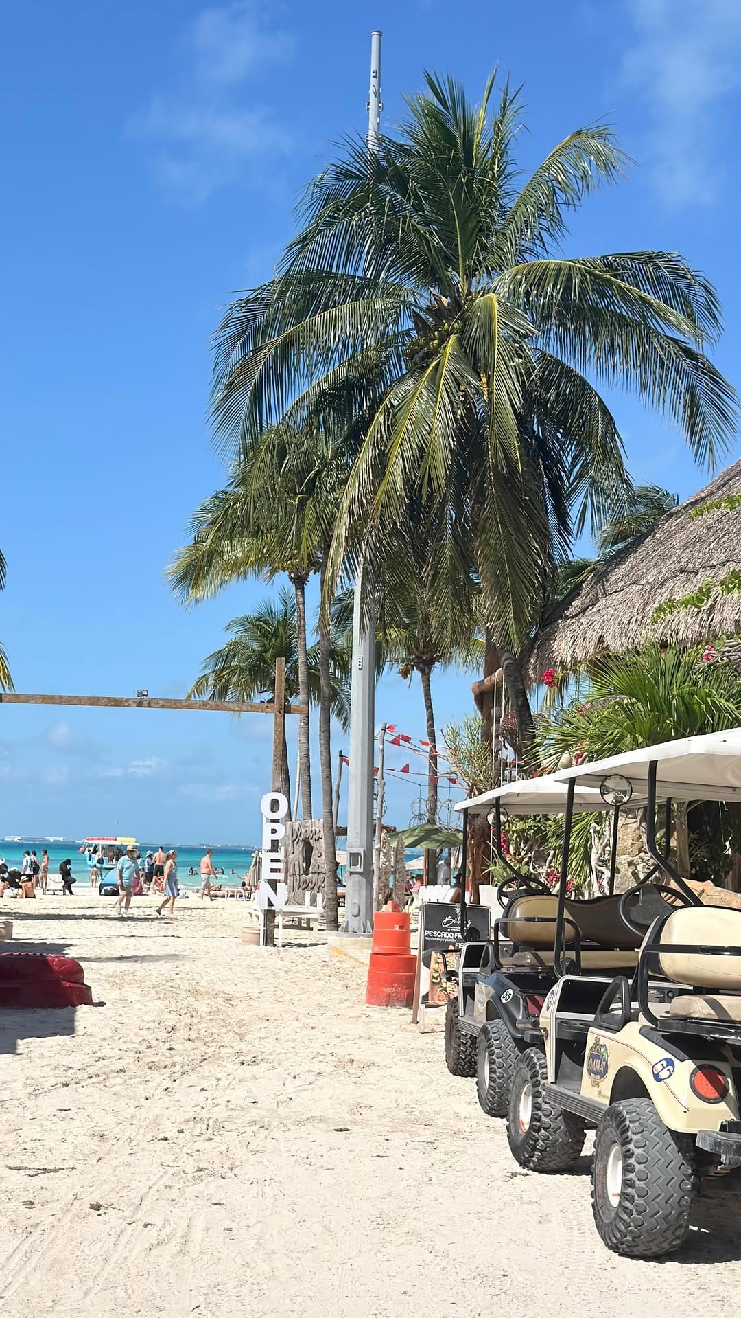 Post 1 by YAYO🥥  travel / islandlifestyle on Instagram (video)
