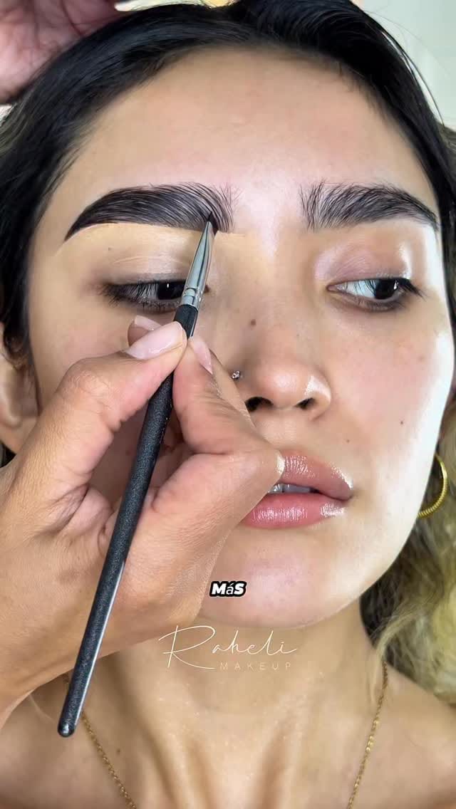 Post 2 by 𝐑𝐀𝐇𝐄𝐋𝐈 𝐒𝐇𝐀𝐁𝐁 on Instagram (video)