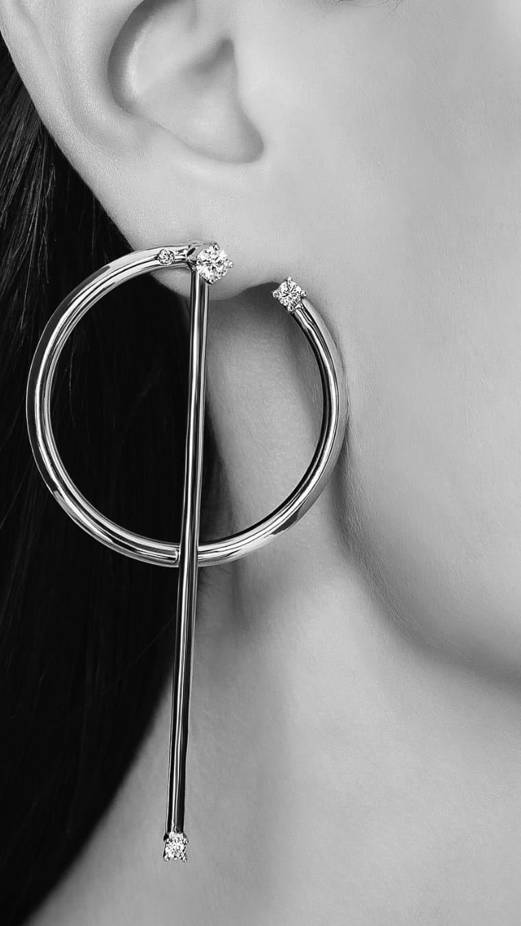Post 2 by Naos Jewelry on Instagram (video)