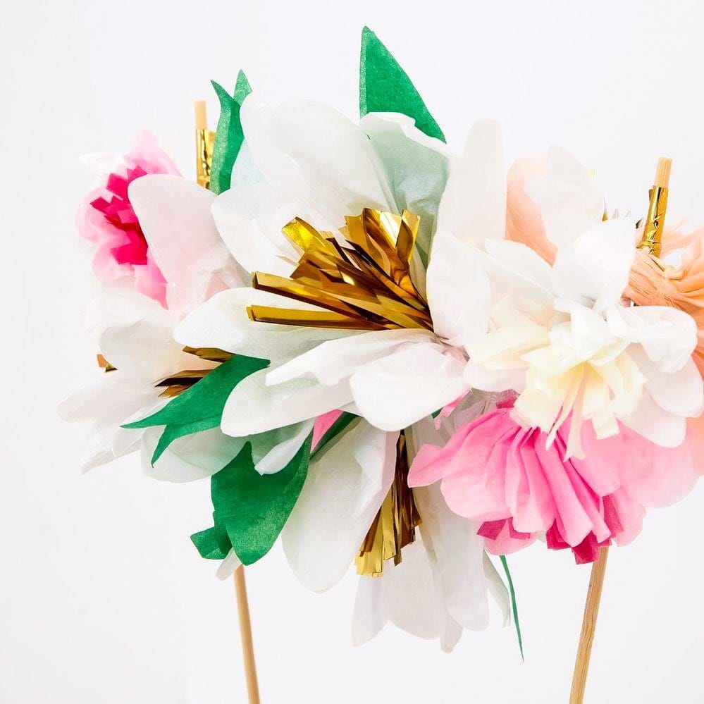 Post 3 by 𝗟𝗬𝗖𝗞𝗟𝗜𝗚. party shop on Instagram (image)