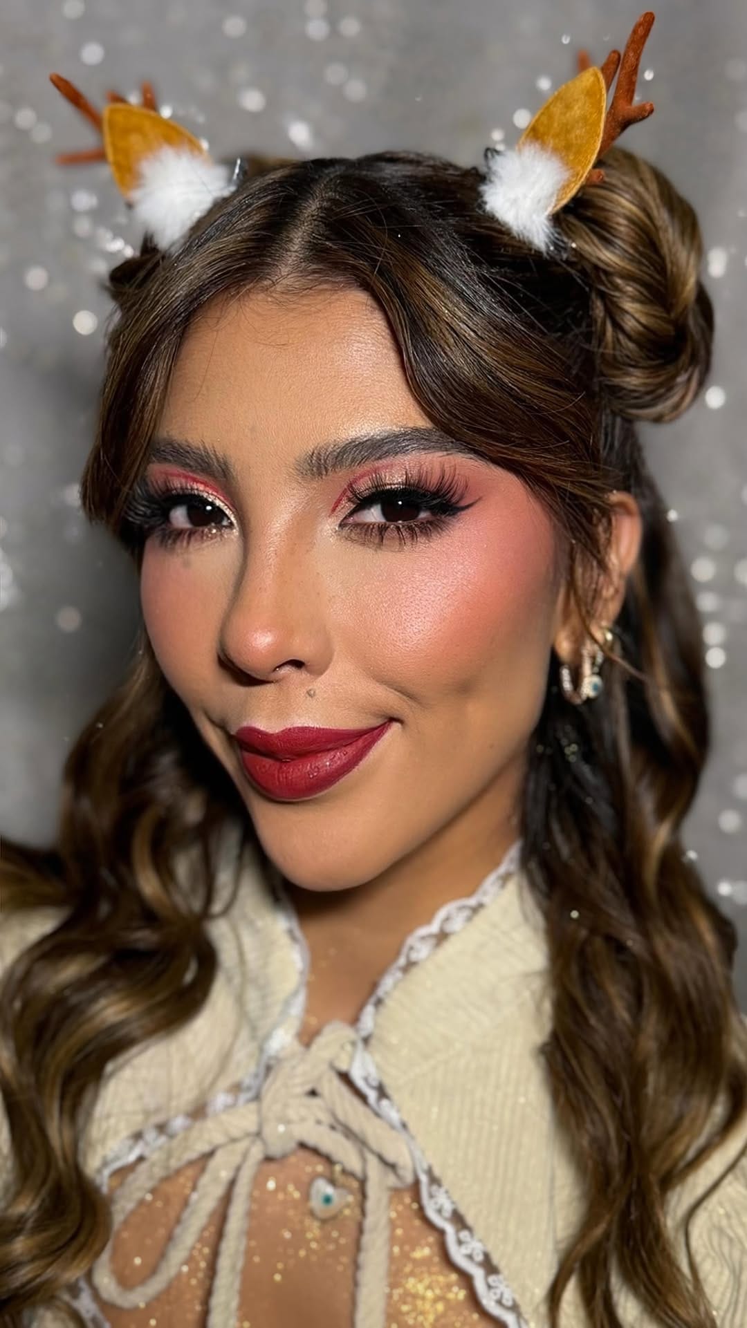 Post 7 by Ana Alvarez 💄 on Instagram (video)