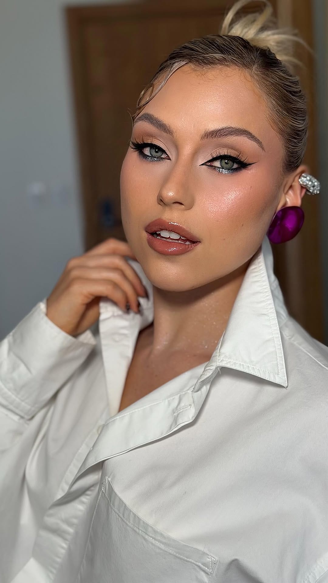 Post 8 by Ana Alvarez 💄 on Instagram (video)