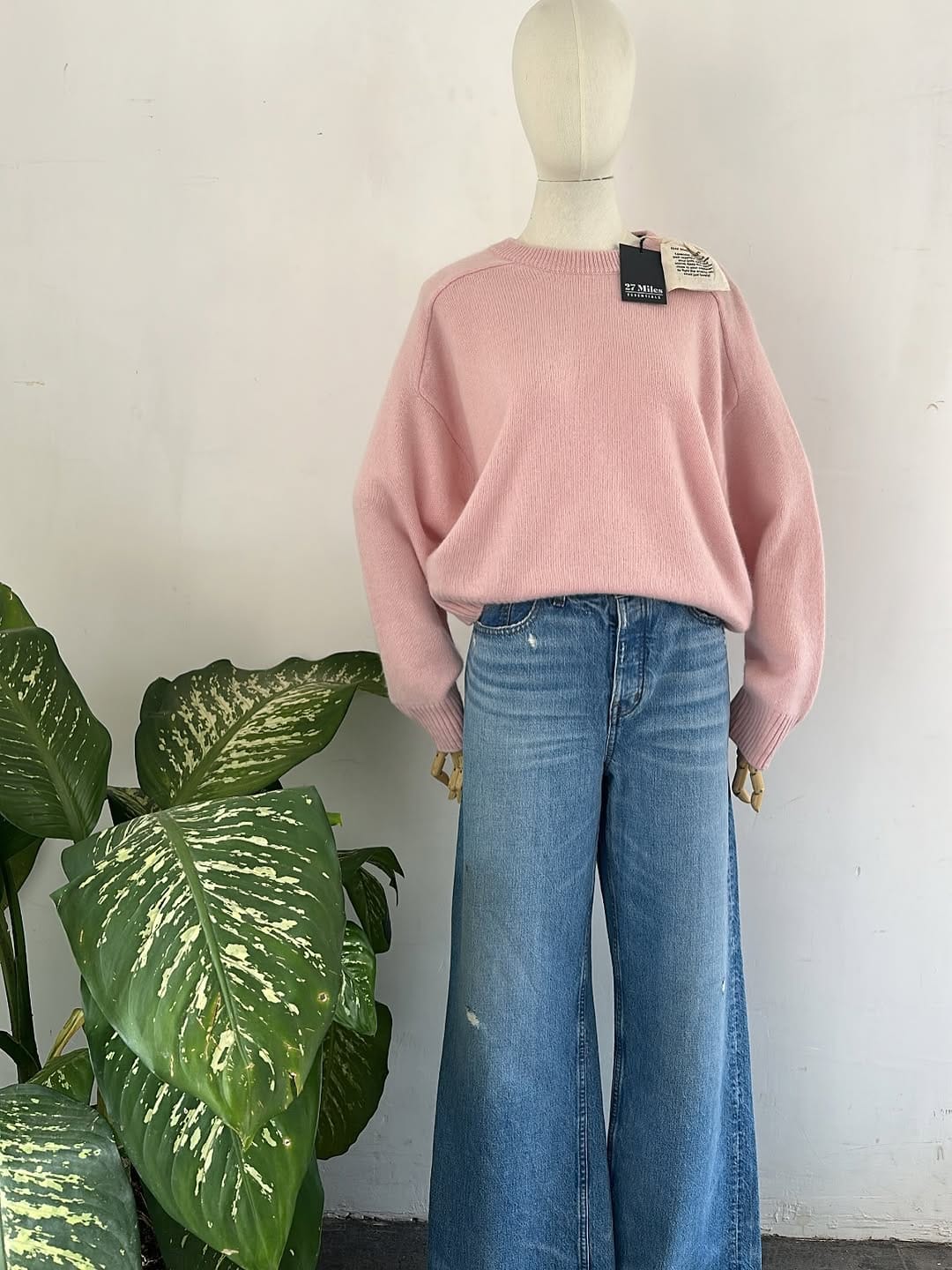 Post 4 by New and pre-loved♻️ on Instagram (carousel)